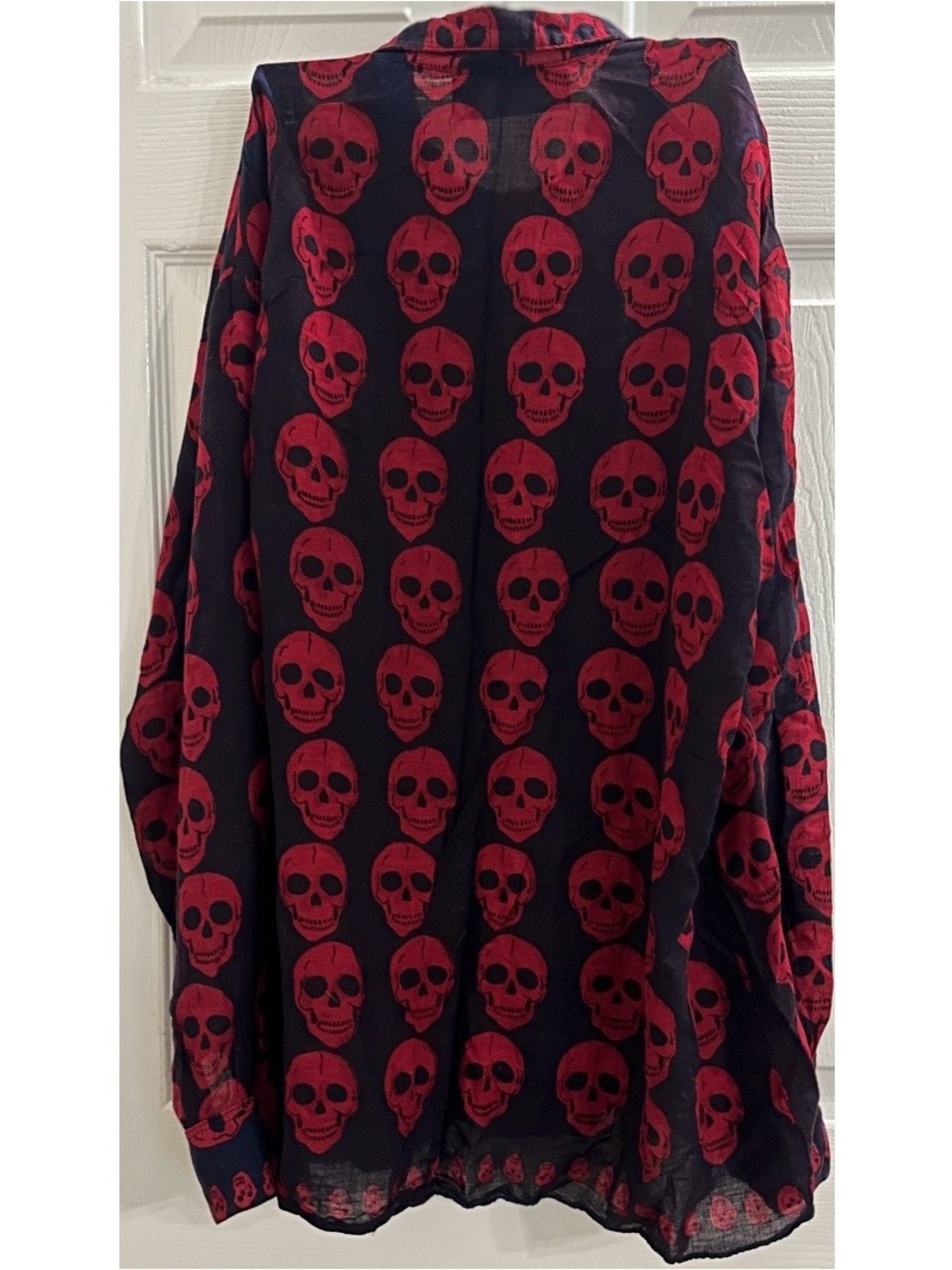 Tripp NYC Collectible Black & Red Skull Print Long-Sleeved Buttoned Down - Picture 9 of 12